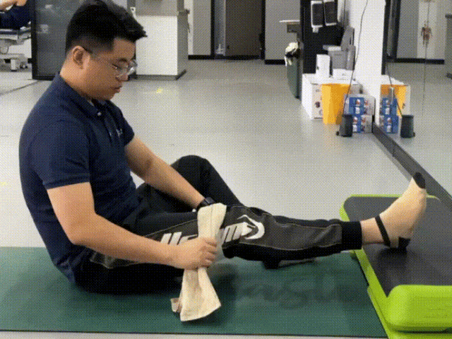 3被动伸膝训练.gif
